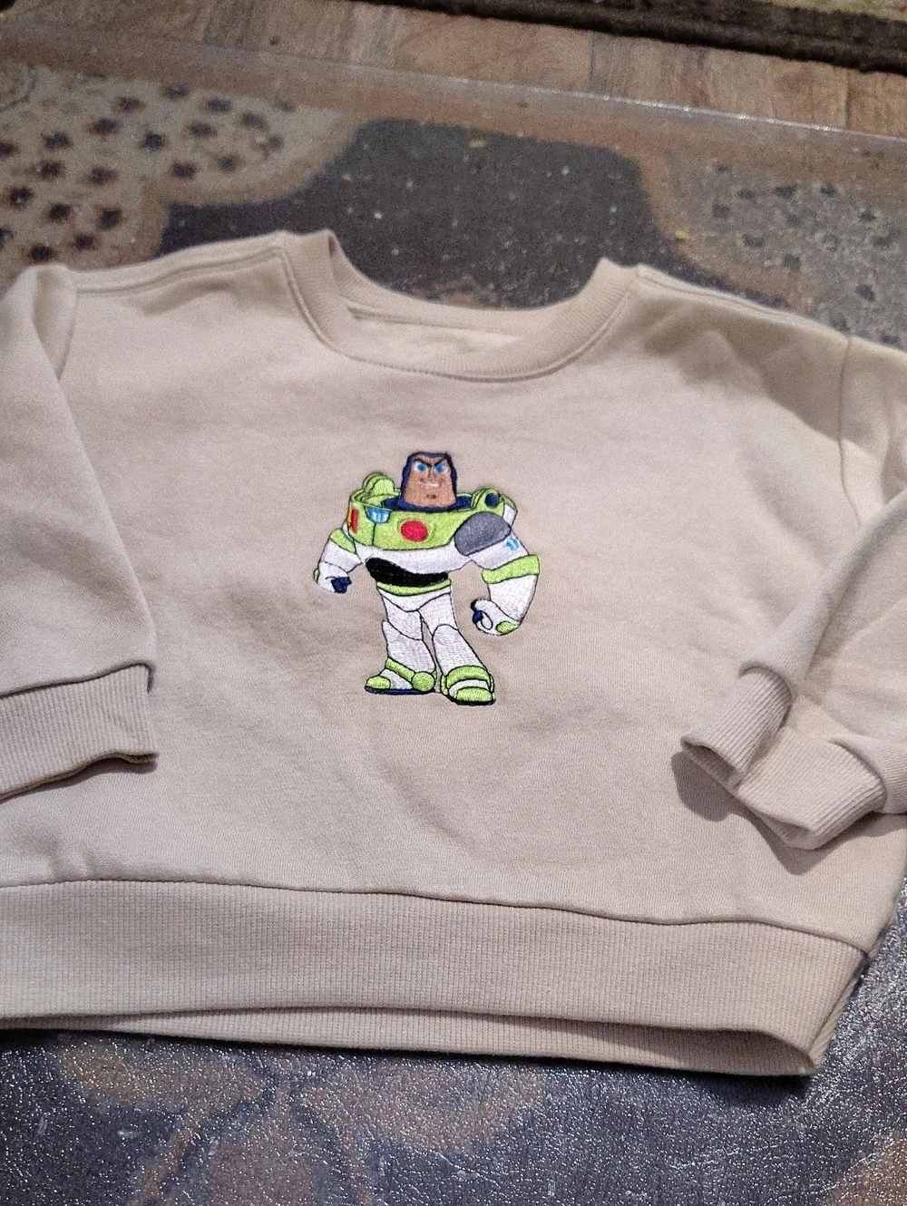 Nwot Buzz Sweater $45 Size 2t